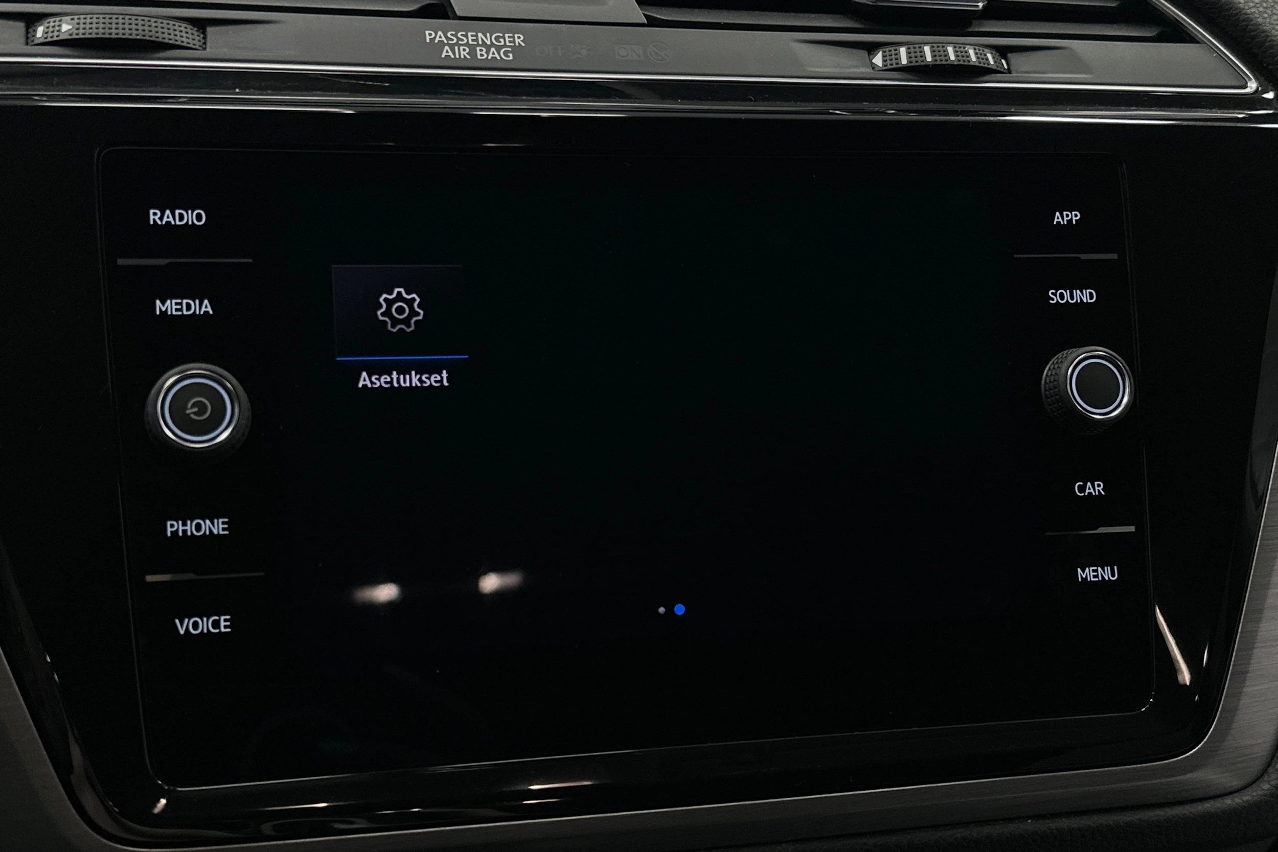 musta Volkswagen Touran 2020 kuva 17.