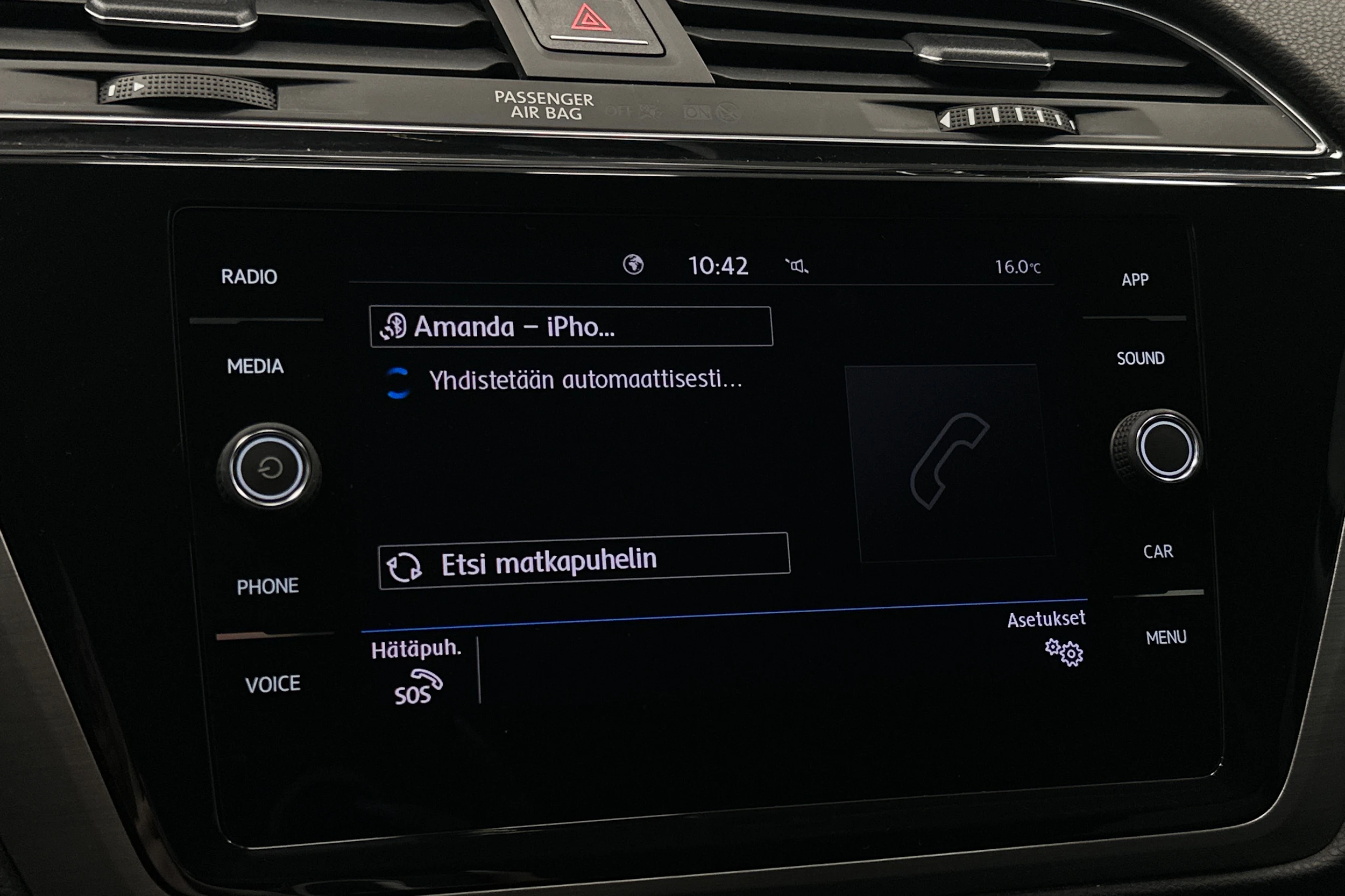 musta Volkswagen Touran 2020 kuva 21.