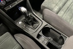 musta Volkswagen Touran 2020 kuva 28.