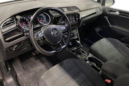 Harmaa Volkswagen TOURAN 2020 kuva 7.