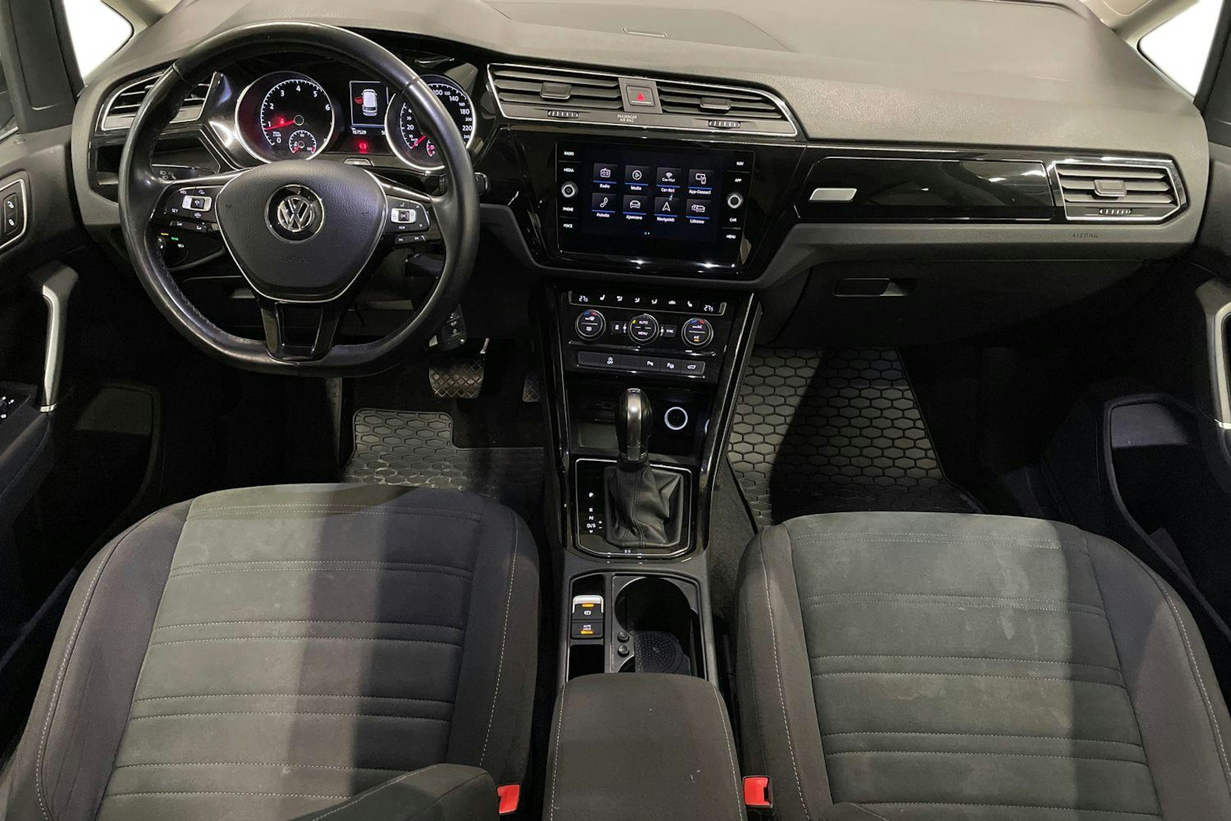 Harmaa Volkswagen TOURAN 2020 kuva 9.