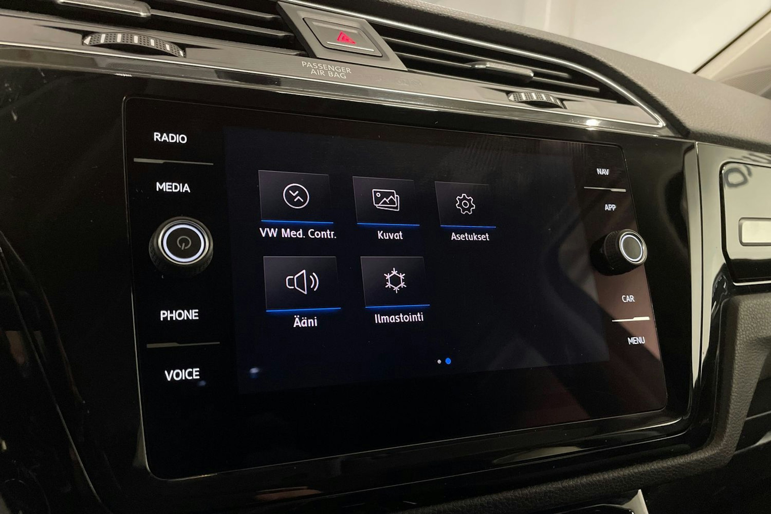 Harmaa Volkswagen TOURAN 2020 kuva 18.