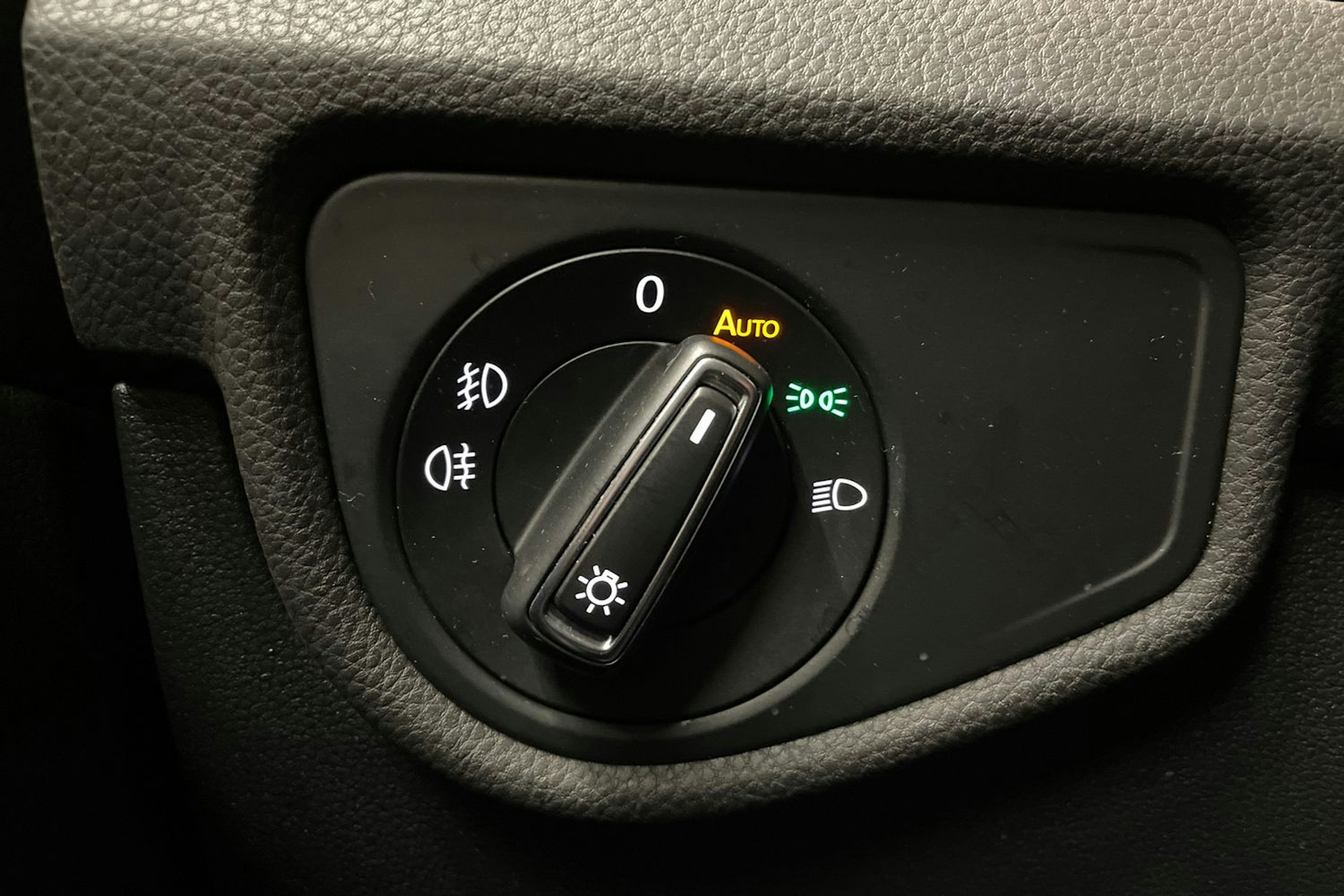 Harmaa Volkswagen TOURAN 2020 kuva 24.