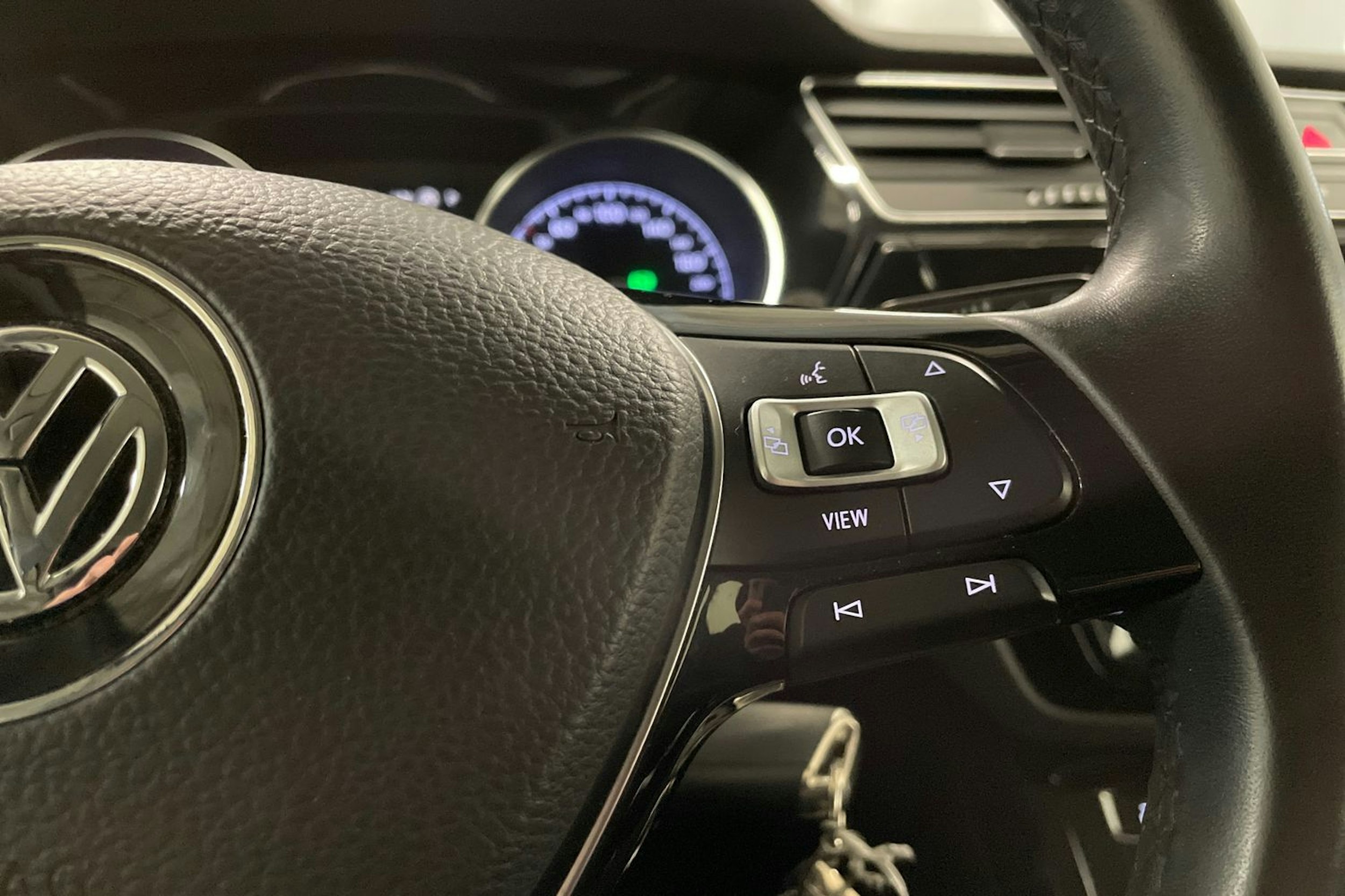 Harmaa Volkswagen TOURAN 2020 kuva 26.