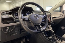 Harmaa Volkswagen TOURAN 2020 kuva 27.