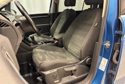Sininen Volkswagen TOURAN 2020 kuva 29.
