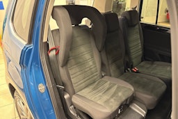 Sininen Volkswagen TOURAN 2020 kuva 32.