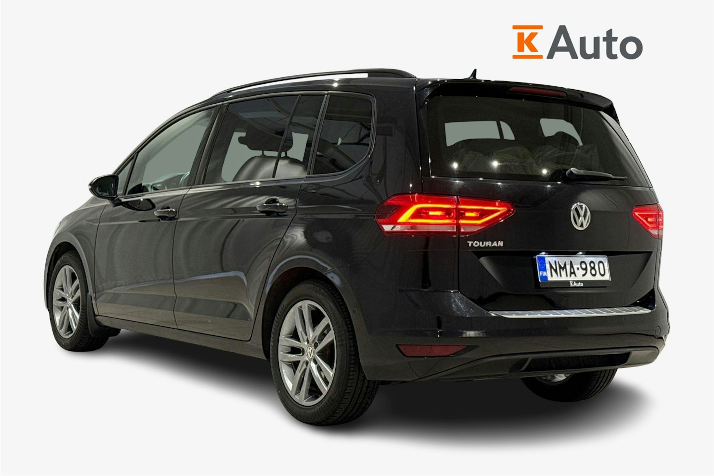 met. musta Volkswagen Touran 2020 kuva 2.