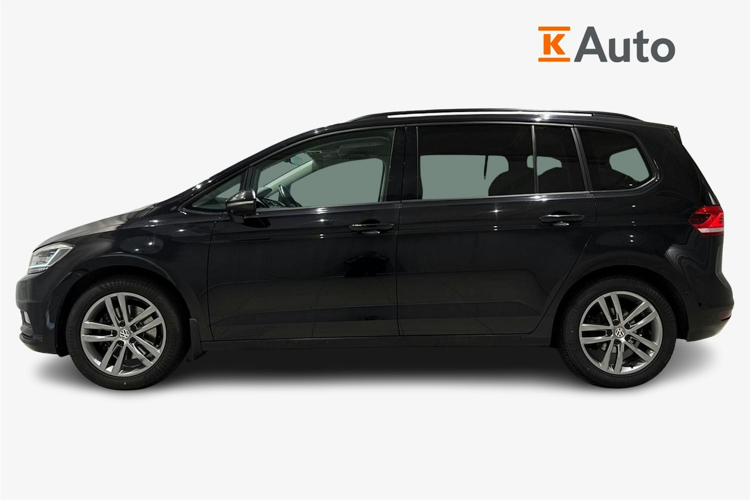 met. musta Volkswagen Touran 2020 kuva 6.
