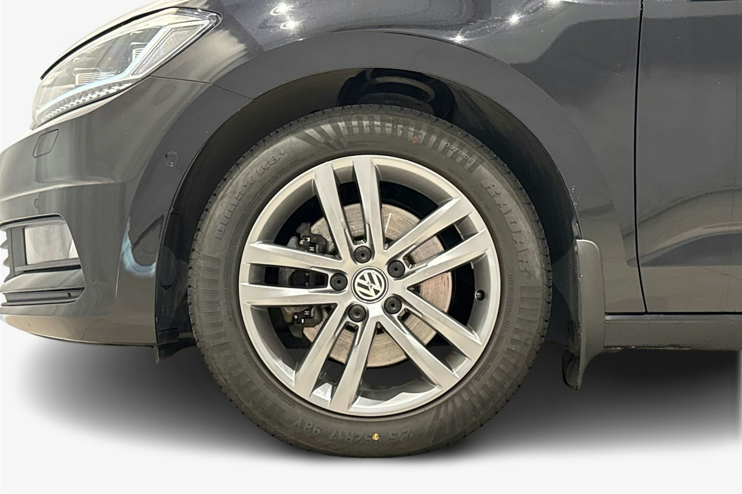 met. musta Volkswagen Touran 2020 kuva 11.