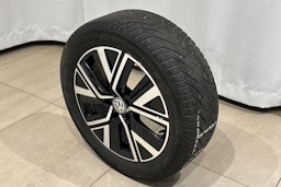 met. musta Volkswagen Touran 2020 kuva 13.