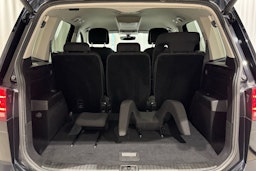 met. musta Volkswagen Touran 2020 kuva 14.