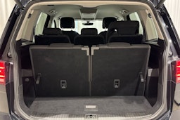 met. musta Volkswagen Touran 2020 kuva 15.