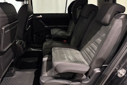 met. musta Volkswagen Touran 2020 kuva 17.