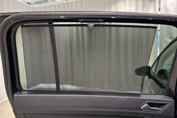 met. musta Volkswagen Touran 2020 kuva 19.