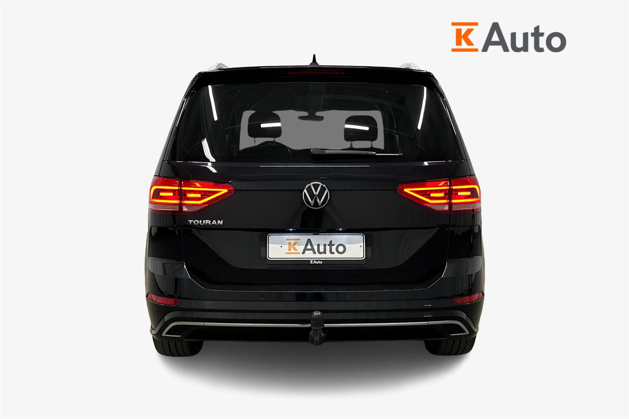 musta Volkswagen Touran 2021 kuva 4.
