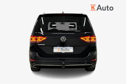 musta Volkswagen Touran 2021 kuva 4.