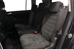 musta Volkswagen Touran 2021 kuva 11.