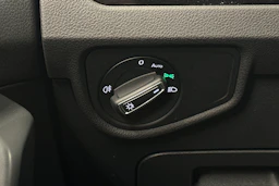 musta Volkswagen Touran 2021 kuva 18.