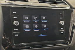 musta Volkswagen Touran 2021 kuva 21.