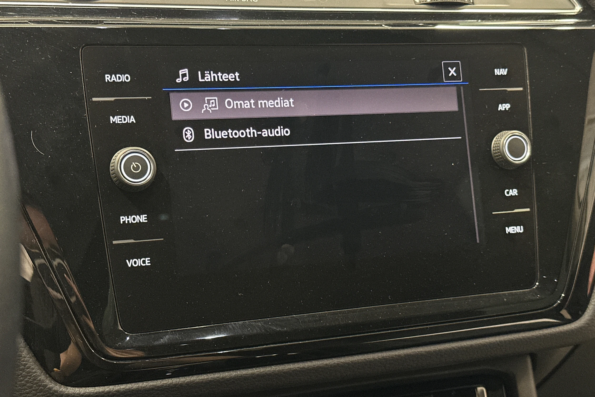 musta Volkswagen Touran 2021 kuva 23.