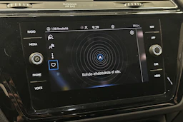 musta Volkswagen Touran 2021 kuva 24.