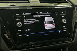 musta Volkswagen Touran 2021 kuva 28.