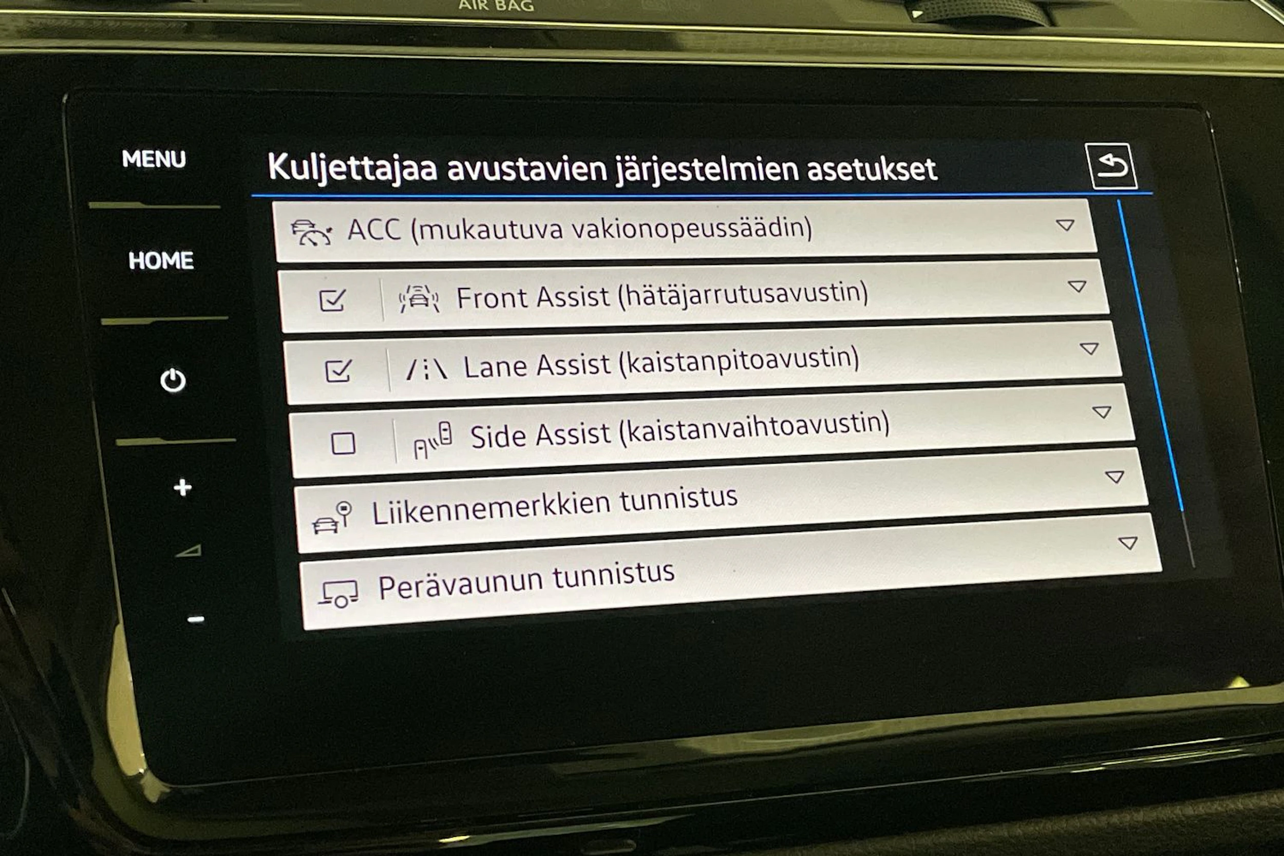 Valkoinen Volkswagen TOURAN 2021 kuva 14.