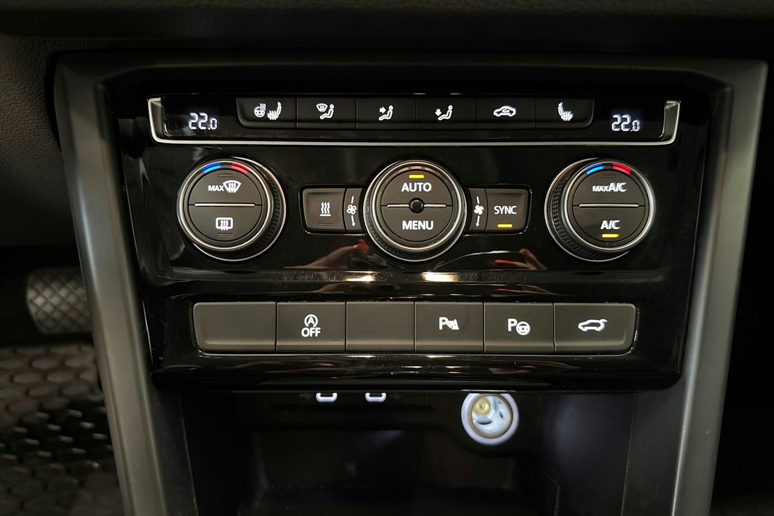 hopea Volkswagen Touran 2021 kuva 17.