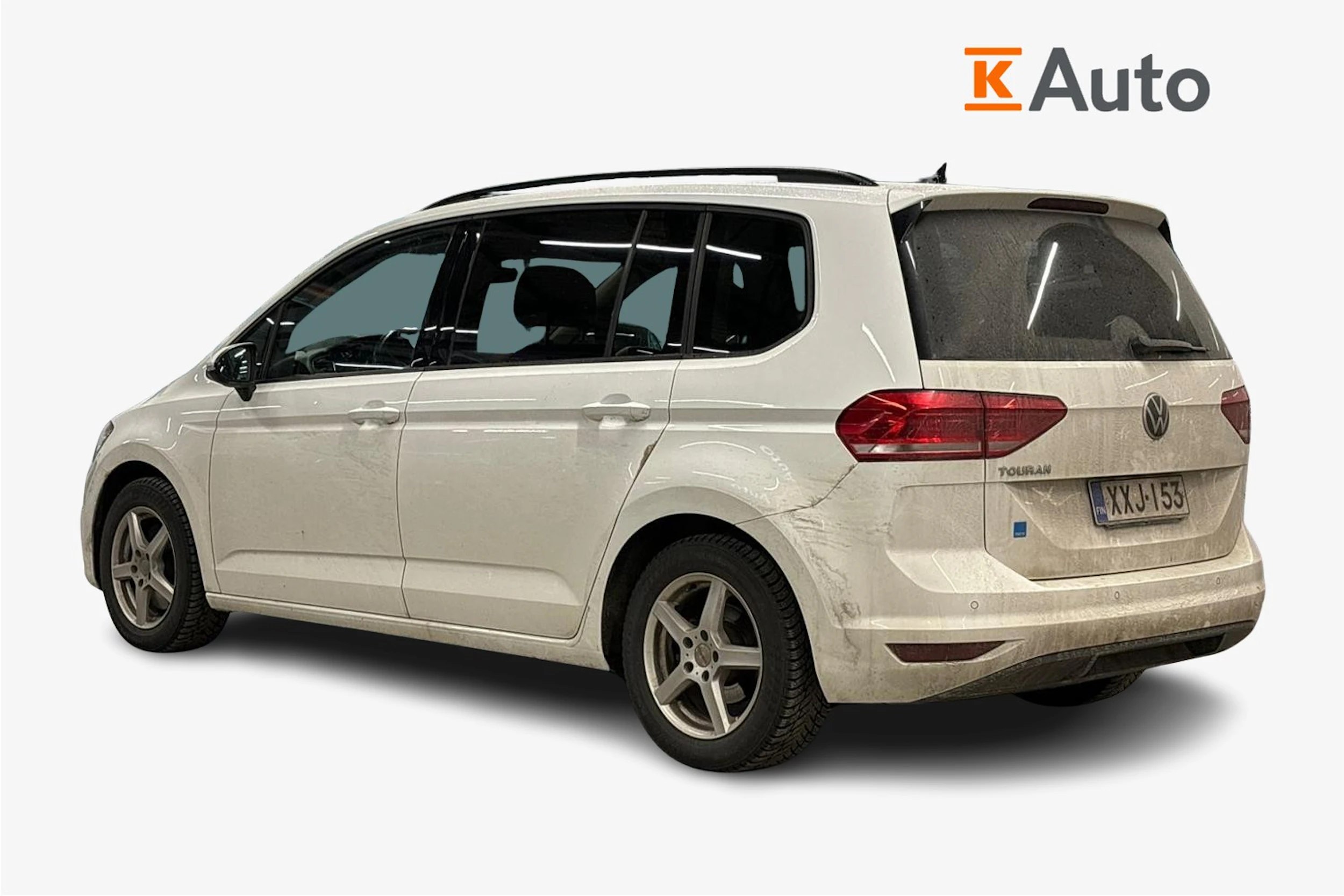 valkoinen Volkswagen Touran 2021 kuva 2.