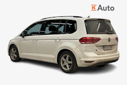 valkoinen Volkswagen Touran 2021 kuva 2.