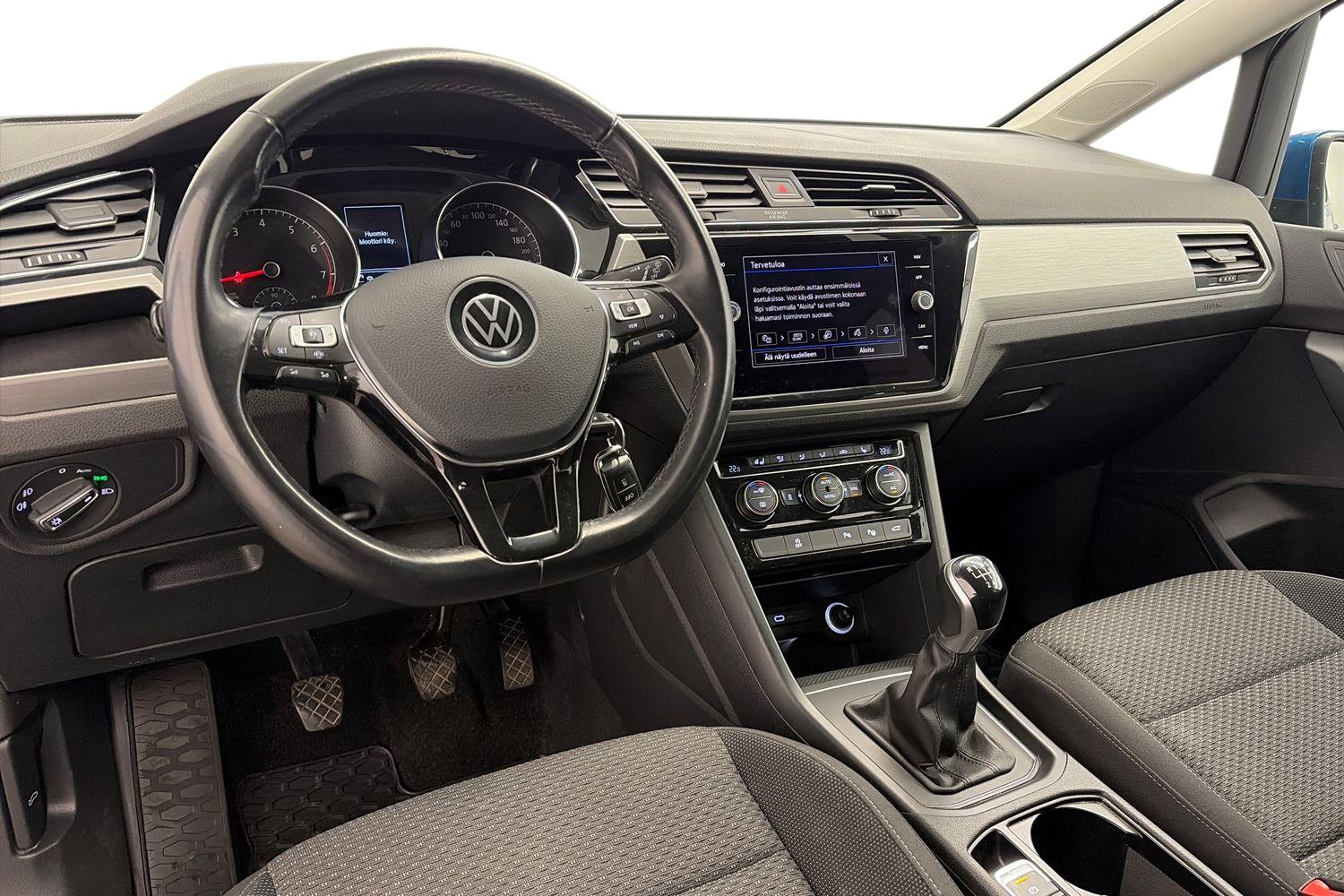 Volkswagen Touran 1,5 TSI EVO 2021, photo 6/29