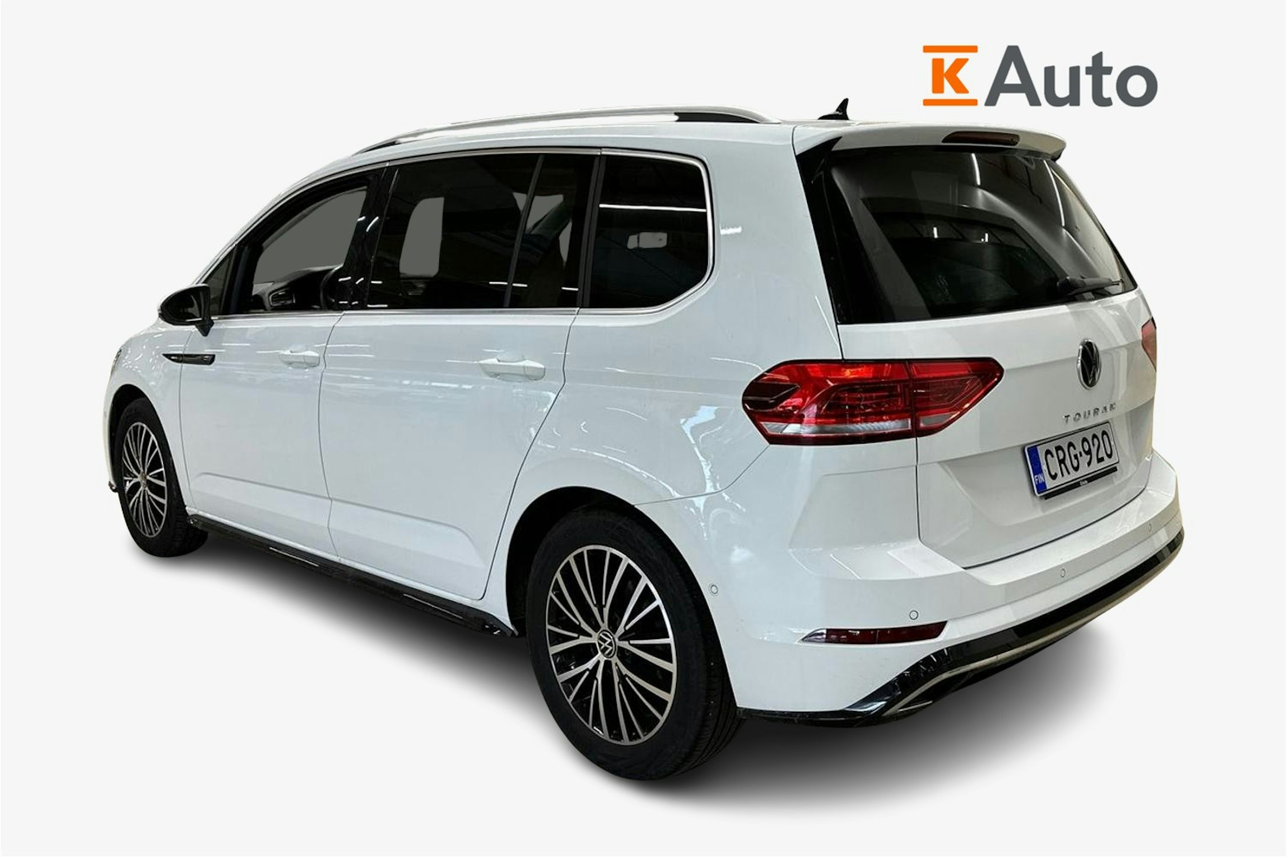 valkoinen Volkswagen Touran 2022 kuva 2.