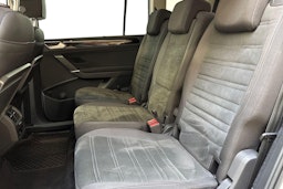valkoinen Volkswagen Touran 2022 kuva 8.