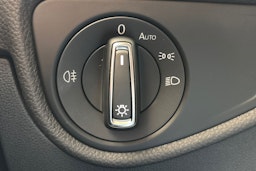 valkoinen Volkswagen Touran 2022 kuva 18.