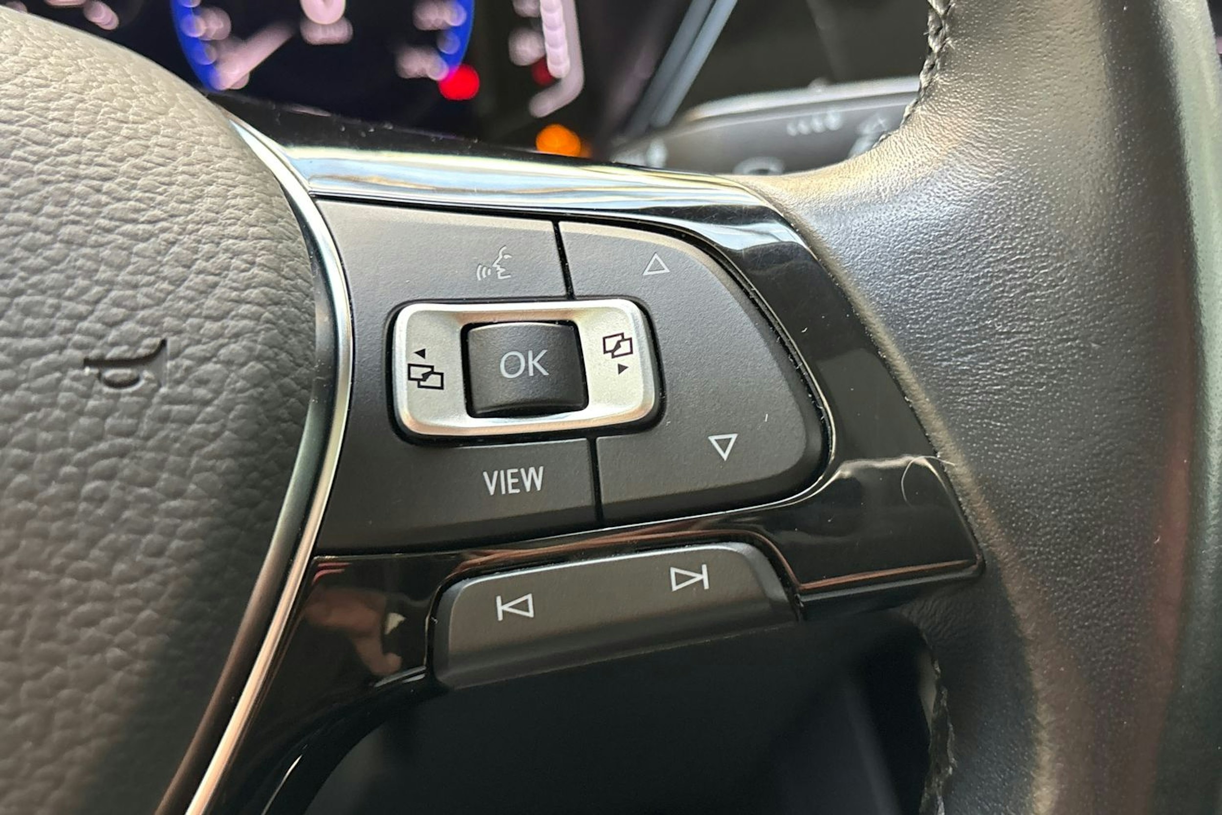 valkoinen Volkswagen Touran 2022 kuva 20.