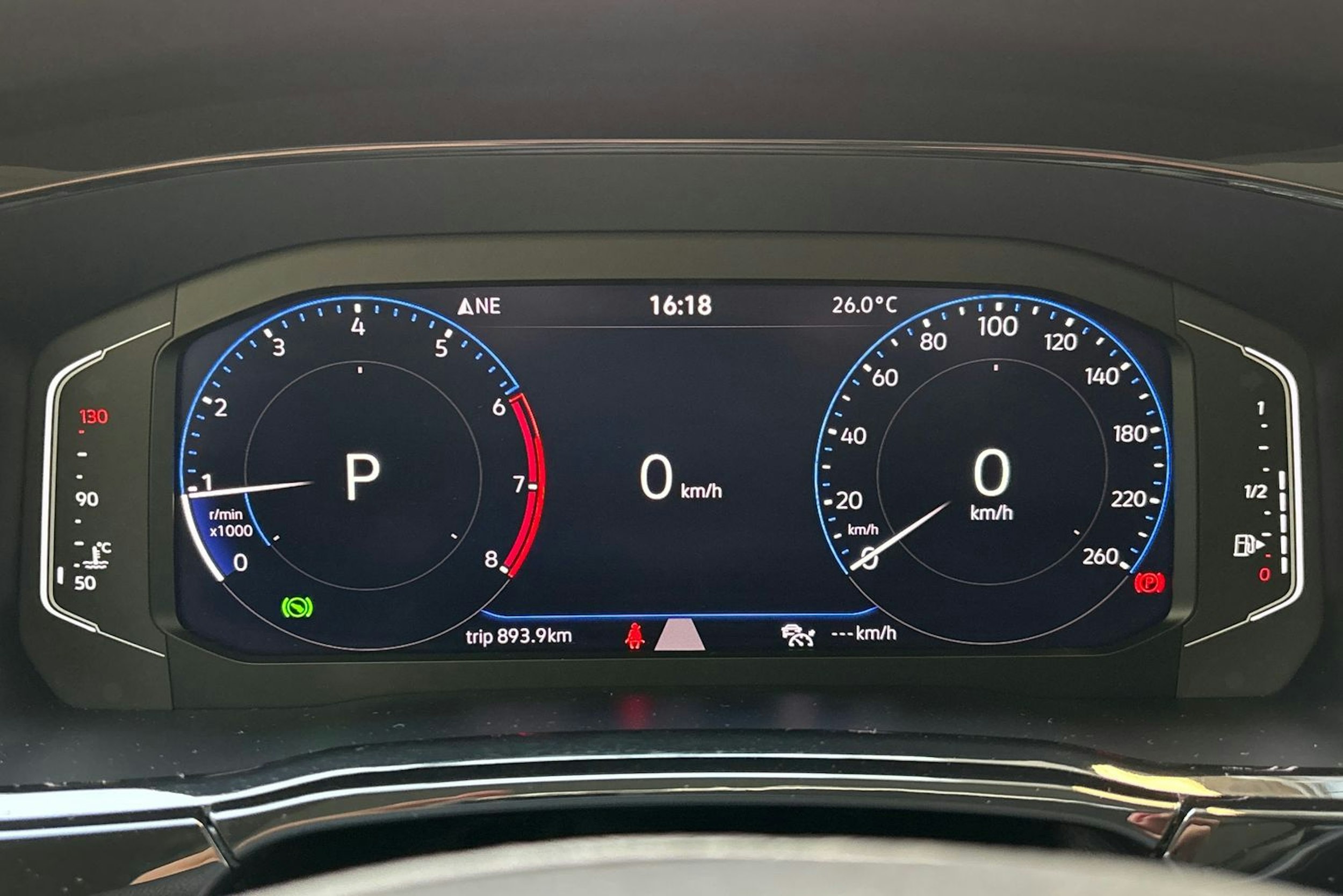valkoinen Volkswagen Touran 2022 kuva 22.