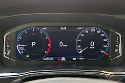 valkoinen Volkswagen Touran 2022 kuva 22.