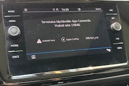 valkoinen Volkswagen Touran 2022 kuva 24.