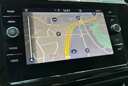 valkoinen Volkswagen Touran 2022 kuva 25.