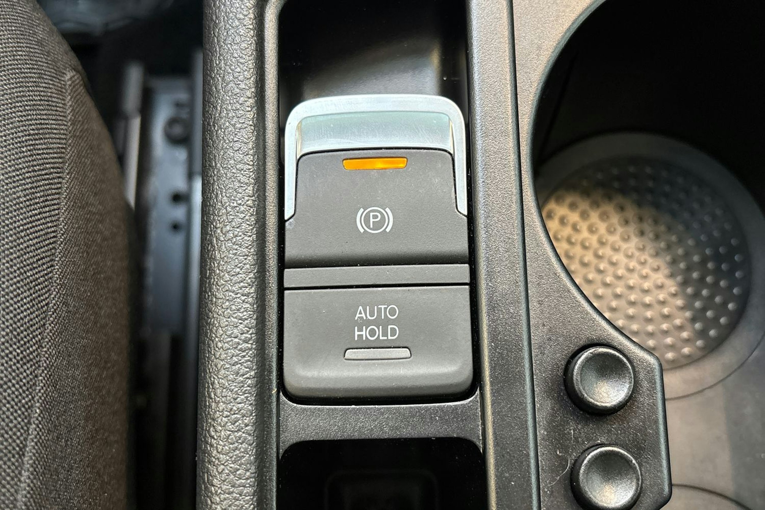 valkoinen Volkswagen Touran 2022 kuva 29.