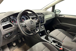harmaa Volkswagen Touran 2022 kuva 3.