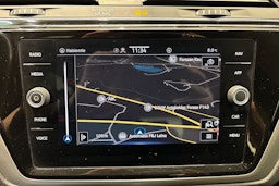 harmaa Volkswagen Touran 2022 kuva 18.