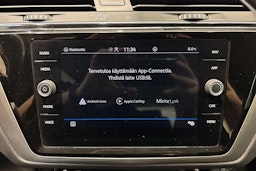 harmaa Volkswagen Touran 2022 kuva 19.