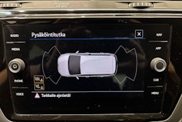 harmaa Volkswagen Touran 2022 kuva 21.