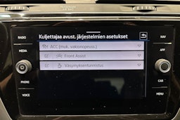 harmaa Volkswagen Touran 2022 kuva 22.