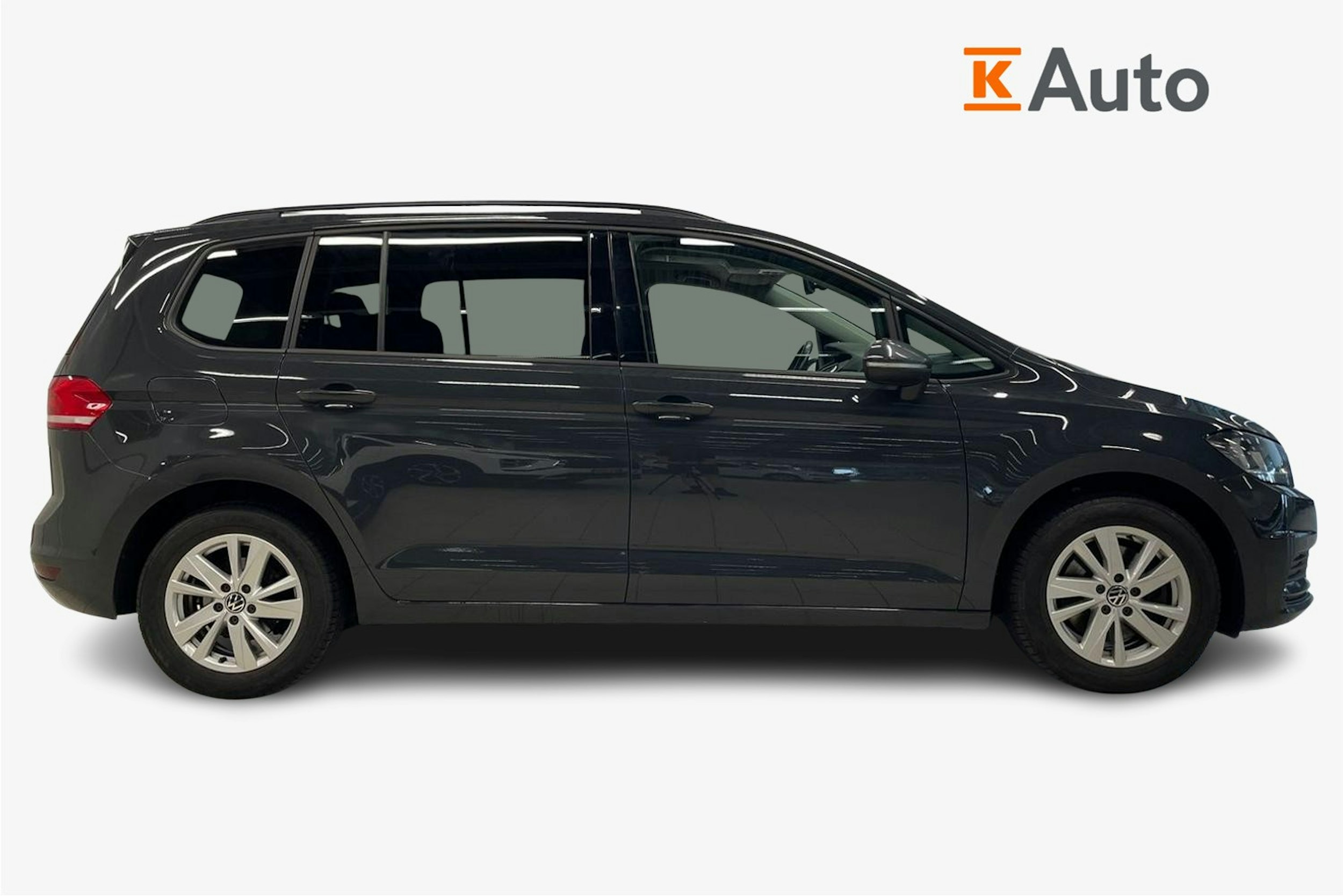harmaa Volkswagen Touran 2022 kuva 6.
