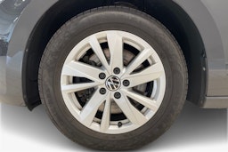 harmaa Volkswagen Touran 2022 kuva 11.