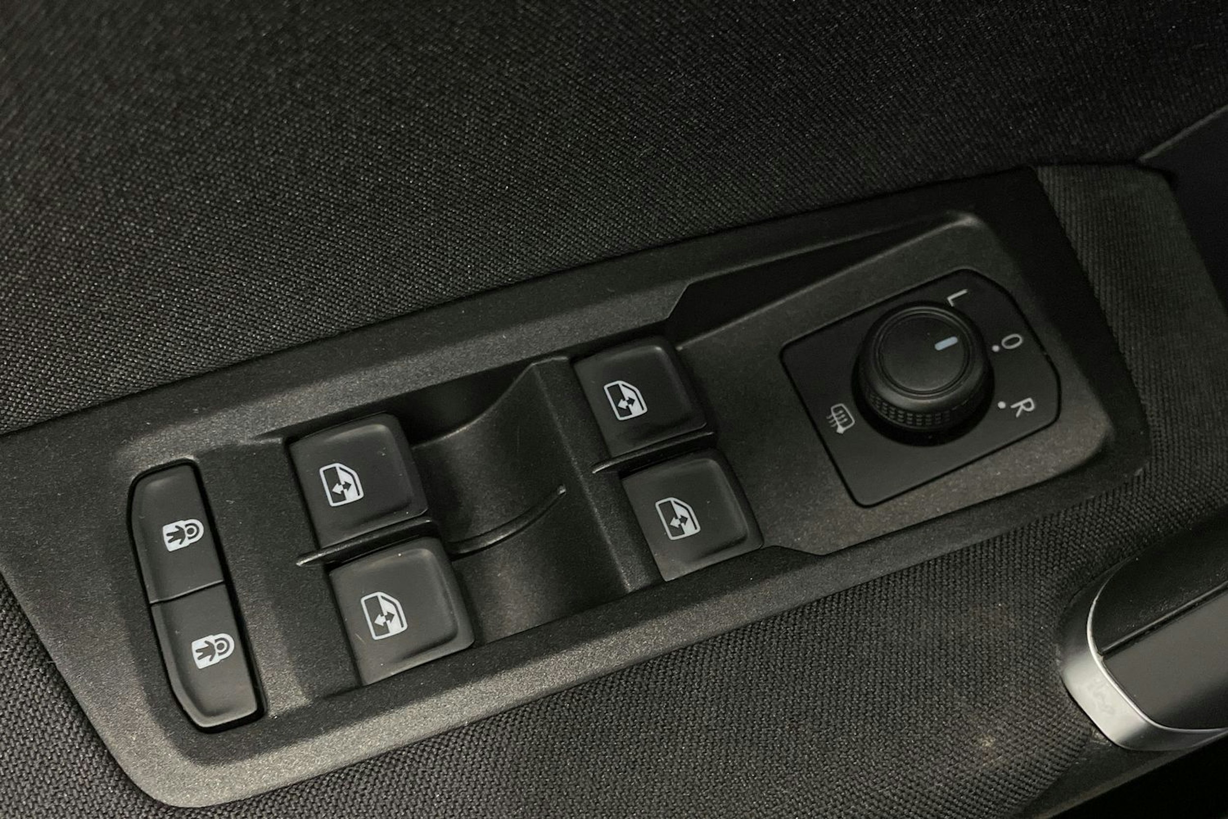 harmaa Volkswagen Touran 2022 kuva 14.