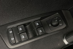 harmaa Volkswagen Touran 2022 kuva 14.